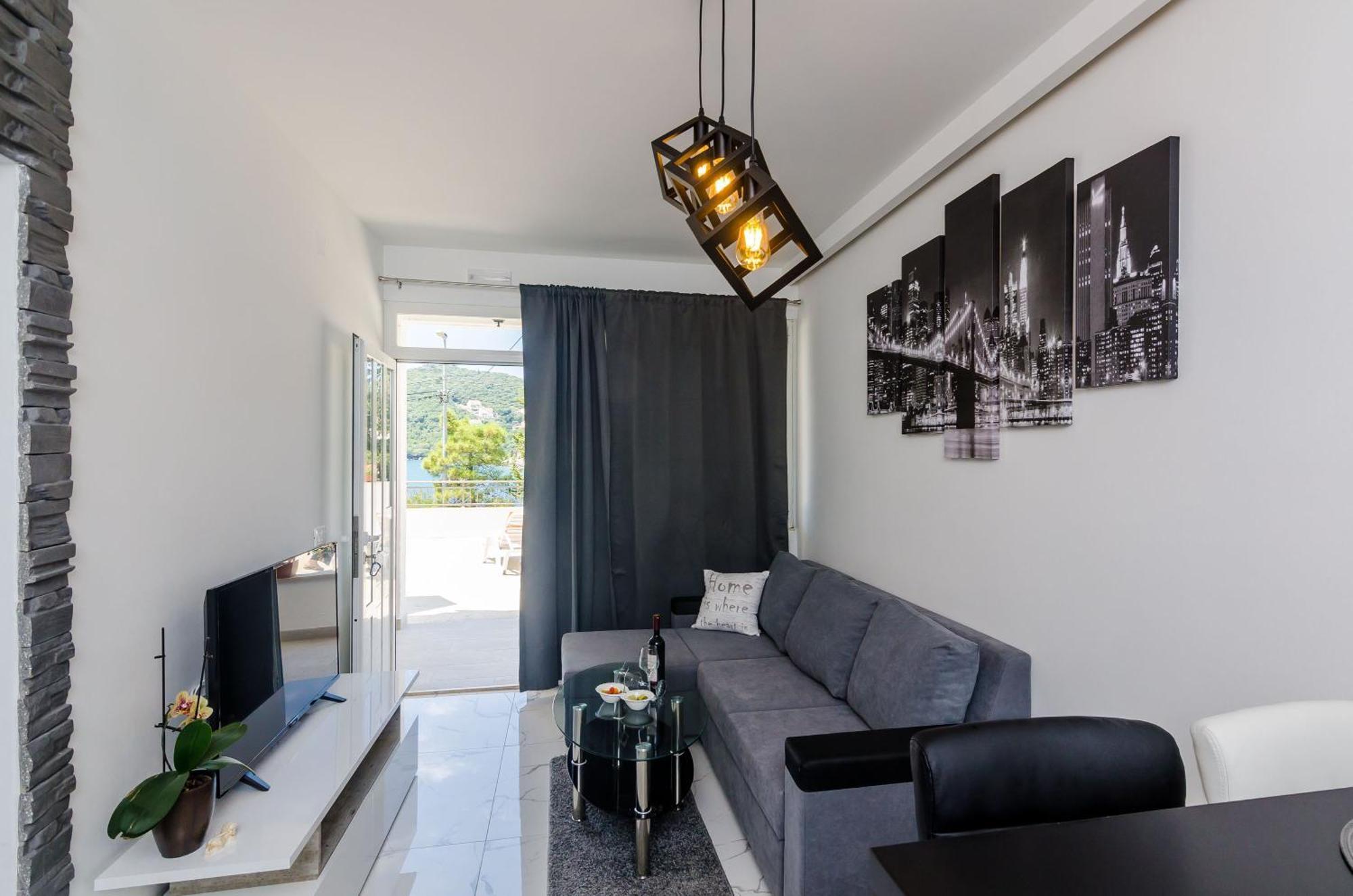 Mata Family Apartments Molunat Luaran gambar