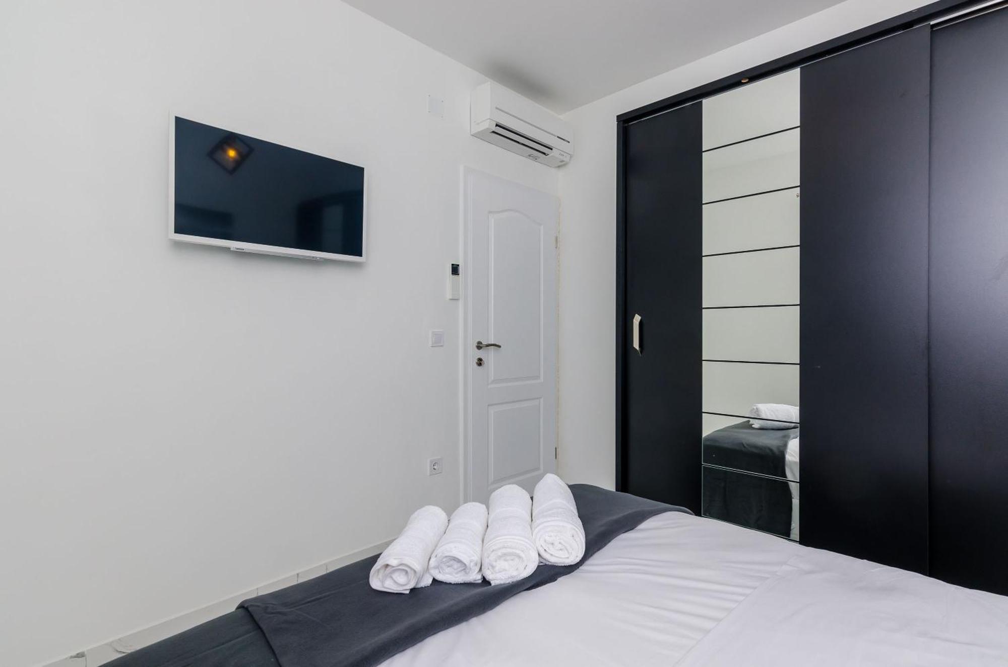Mata Family Apartments Molunat Bilik gambar