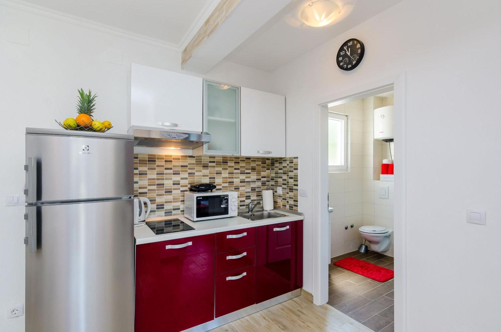 Mata Family Apartments Molunat Bilik gambar