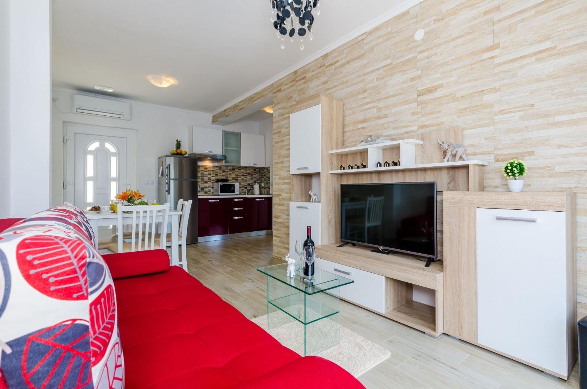 Mata Family Apartments Molunat Bilik gambar