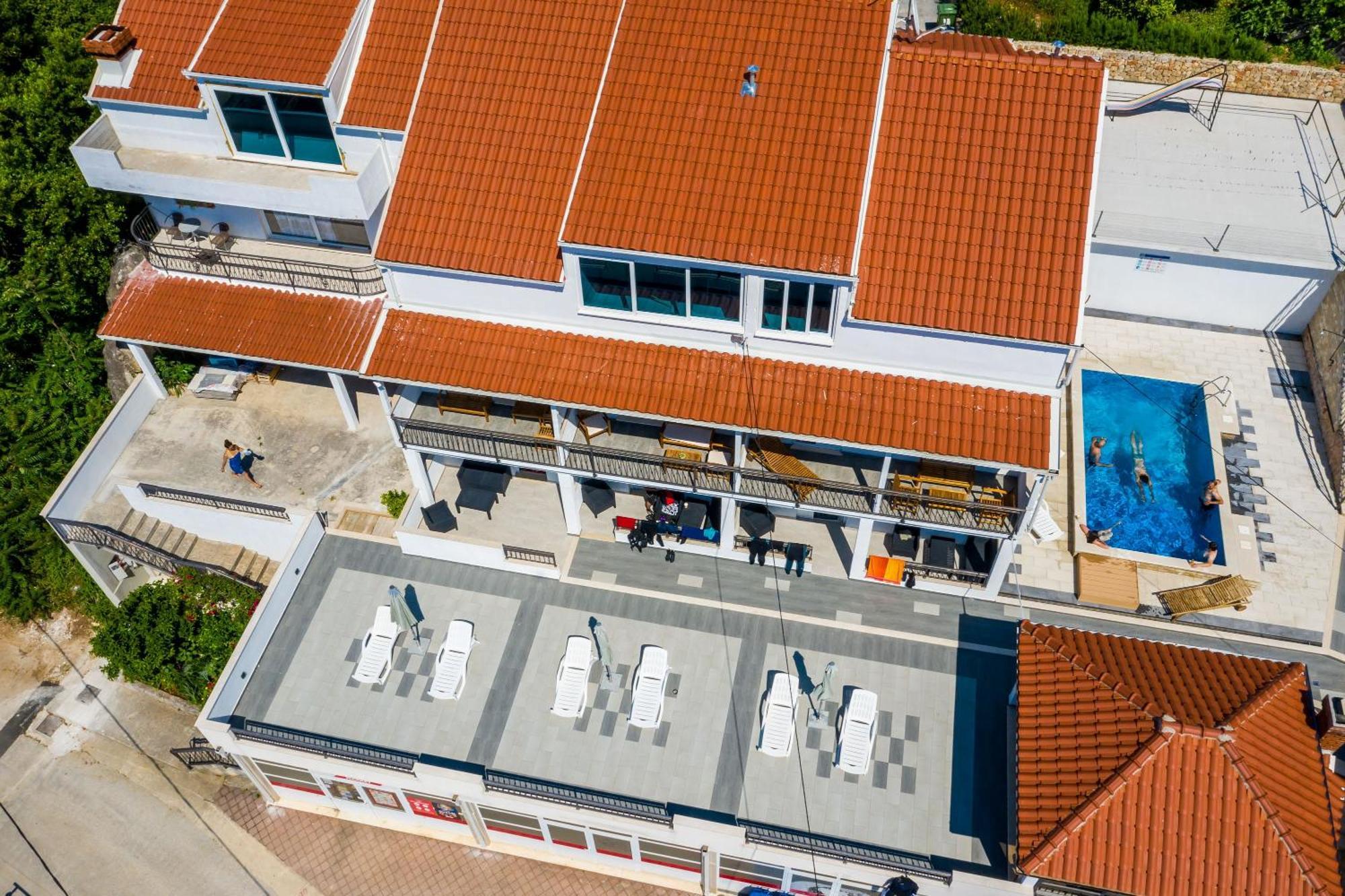 Mata Family Apartments Molunat Bilik gambar